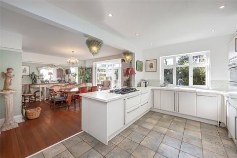 17 Dover Road, Worthing, BN11 5NR