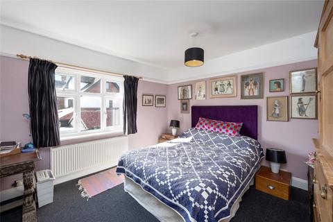 17 Dover Road, Worthing, BN11 5NR