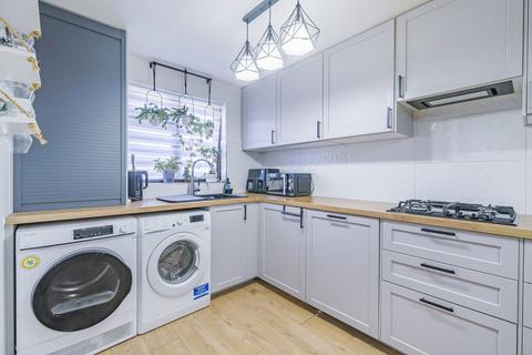 3 bedroom terraced house for sale, Landseer Court, Andover, SP10 3SW