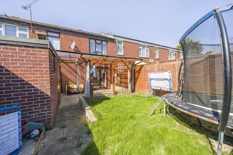 3 bedroom terraced house for sale, Landseer Court, Andover, SP10 3SW