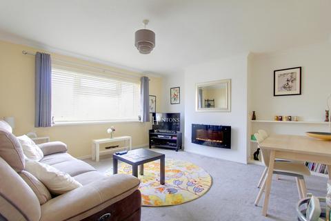 2 bedroom flat for sale, Cedar Court, Woolaston Avenue, Lakeside, Cardiff