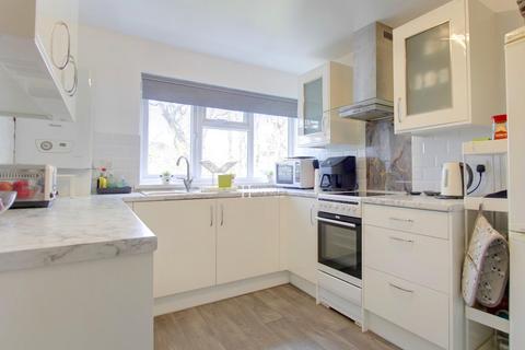 2 bedroom flat for sale, Cedar Court, Woolaston Avenue, Lakeside, Cardiff