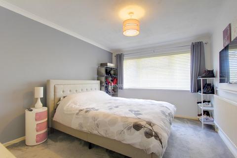 2 bedroom flat for sale, Cedar Court, Woolaston Avenue, Lakeside, Cardiff