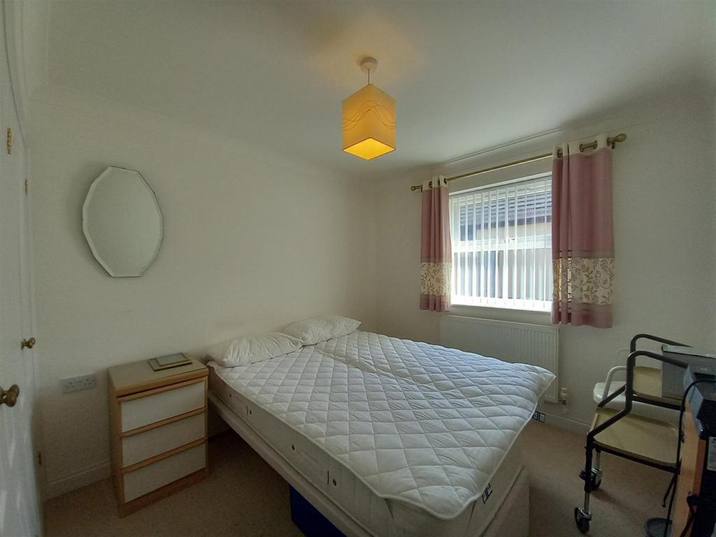 5 Peb Cl Bed 2.jpg