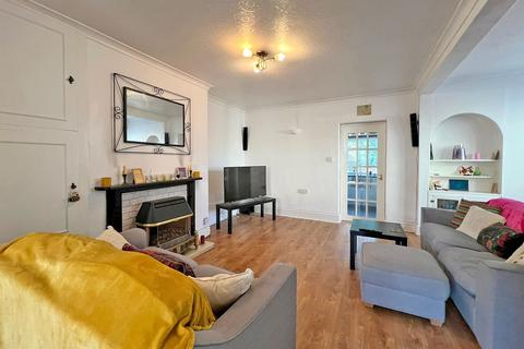 8 Crowther Grove, Wolverhampton, WV6 0JE