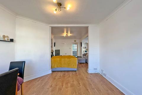 8 Crowther Grove, Wolverhampton, WV6 0JE