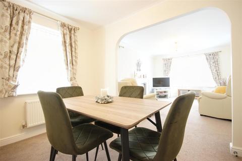 6 Bentinck Lane, Sigglesthorne, Hull, HU11 5QR