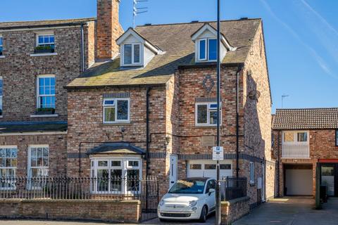 5 bedroom end of terrace house for sale, Haxby Road, York