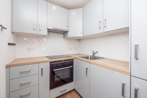 4/3 Caledonian Crescent, Edinburgh, EH11 2DE
