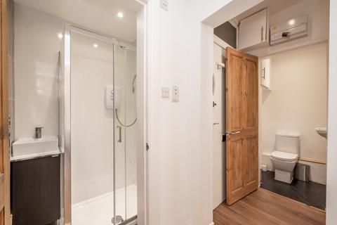 4/3 Caledonian Crescent, Edinburgh, EH11 2DE