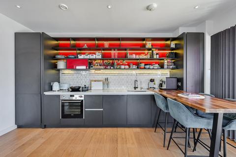 2 bedroom apartment for sale, Grantham House, London City Island, E14