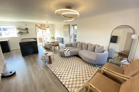 4 bedroom detached house to rent, Three Ships Court, Mumbles, Swansea