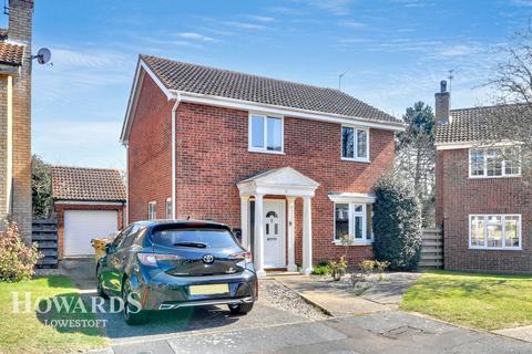 4 bedroom detached house for sale, Ninfield Close, Carlton Colville