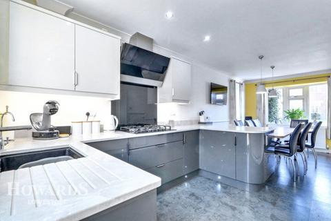 4 bedroom detached house for sale, Ninfield Close, Carlton Colville