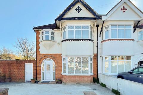 32 Ingram Way, Greenford, UB6 8QG