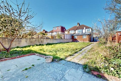 32 Ingram Way, Greenford, UB6 8QG
