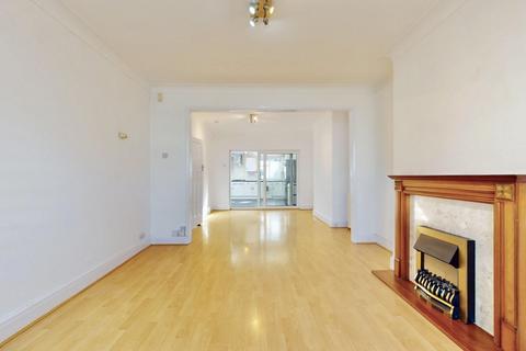 32 Ingram Way, Greenford, UB6 8QG