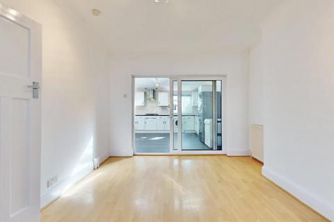 32 Ingram Way, Greenford, UB6 8QG