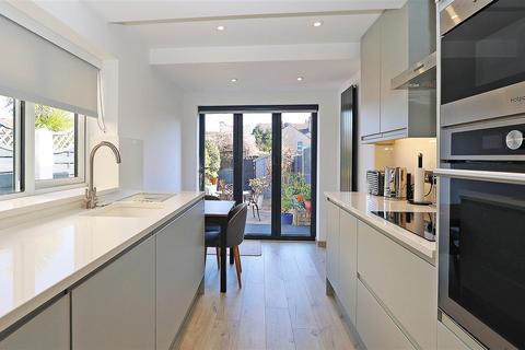 21 Churchill Road, South Croydon, CR2 6HE