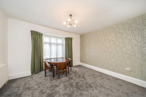 undefined, Great West Road, Hounslow TW5