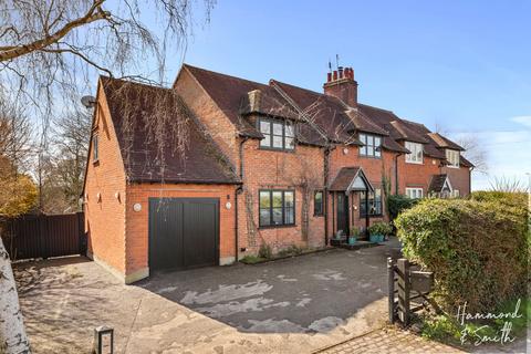 4 bedroom semi-detached house for sale, Epping CM16