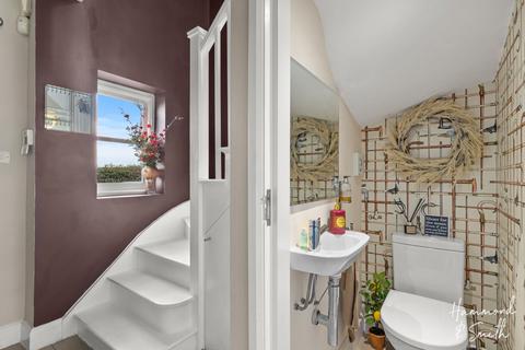 4 bedroom semi-detached house for sale, Epping CM16
