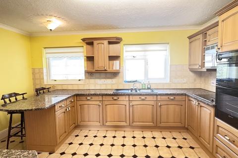 7 Dingat Close, Llandovery, SA20 0BR