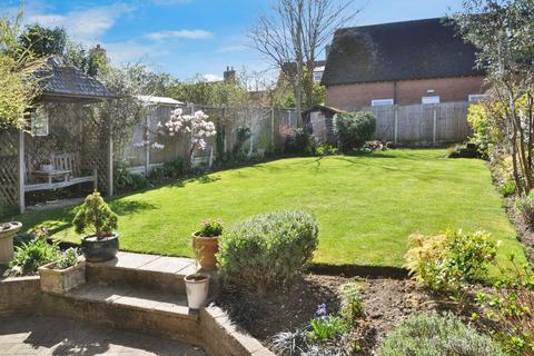 25 Tyrells Way, Great Baddow, Chelmsford, CM2 7DP