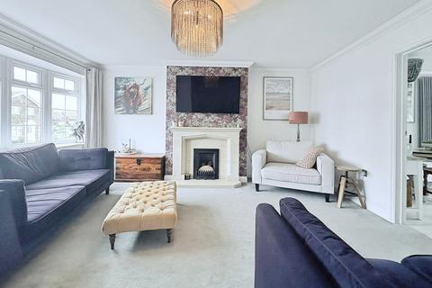 25 Tyrells Way, Great Baddow, Chelmsford, CM2 7DP