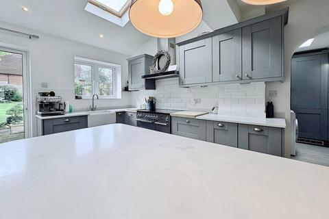 25 Tyrells Way, Great Baddow, Chelmsford, CM2 7DP