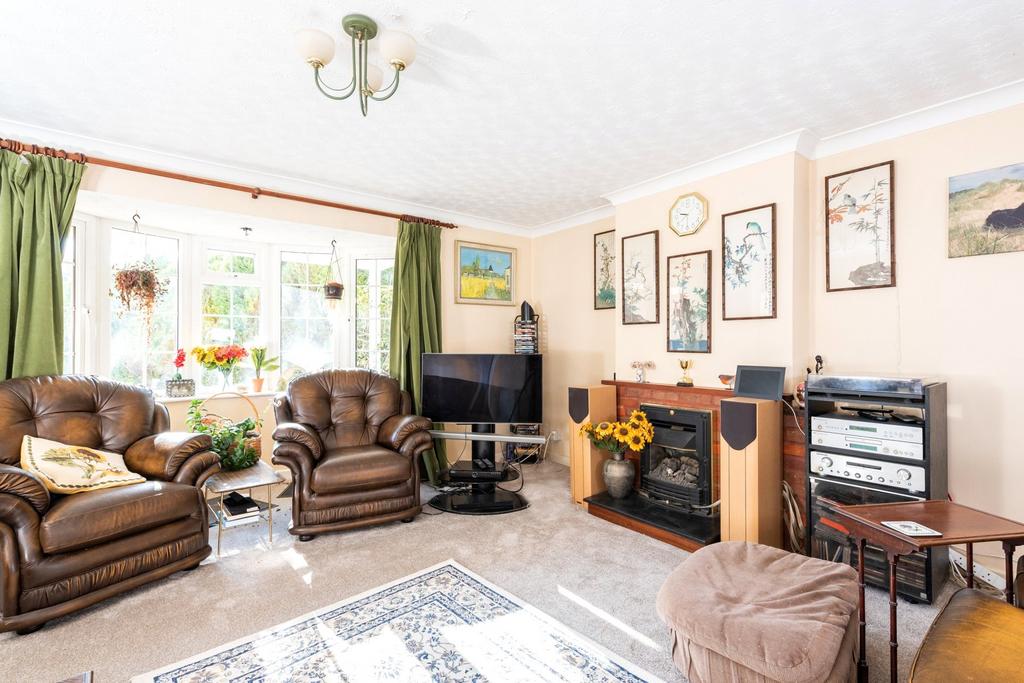 Sitting/Dining Room