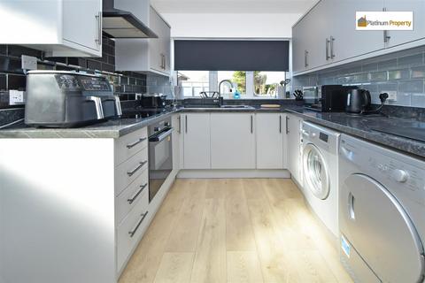 19 Avion Close, Stoke-on-trent, ST3 7QP