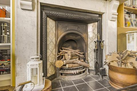 6 Trevelyan Road, London, SW17 9LN