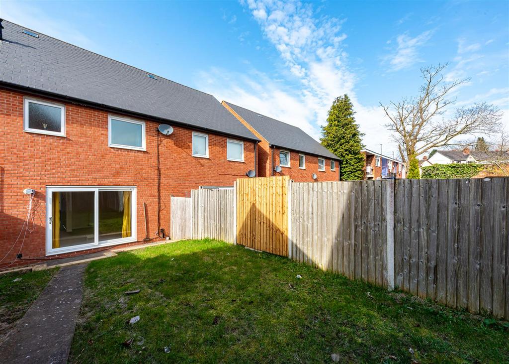 30 Birchwood Road-garden2.jpg
