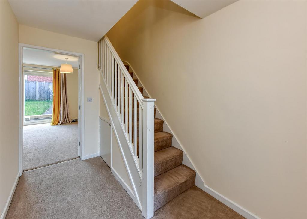30 Birchwood Road-hall1.jpg