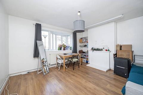 2 bedroom flat for sale, Parkinson Court, Charles Square, Old Street, London, N1