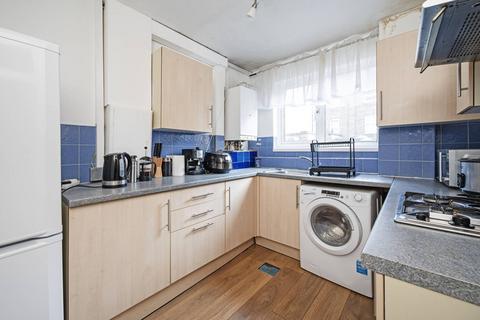 2 bedroom flat for sale, Parkinson Court, Charles Square, Old Street, London, N1