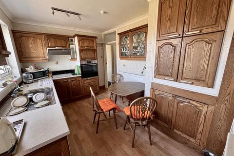 Bron Y Glyn Brynneuadd, Lower Brynamman, Ammanford, SA18 1TS