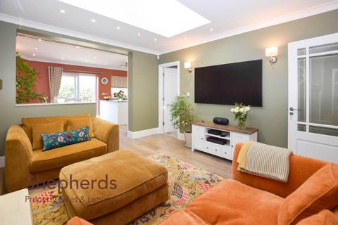 30 Dysons Close, Waltham Cross, EN8 8RL
