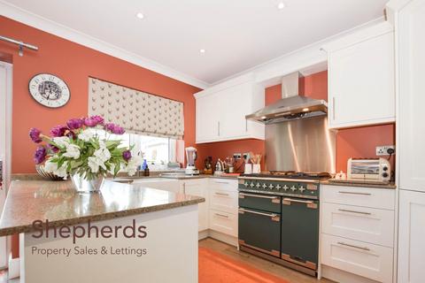 30 Dysons Close, Waltham Cross, EN8 8RL