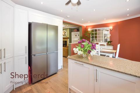 30 Dysons Close, Waltham Cross, EN8 8RL