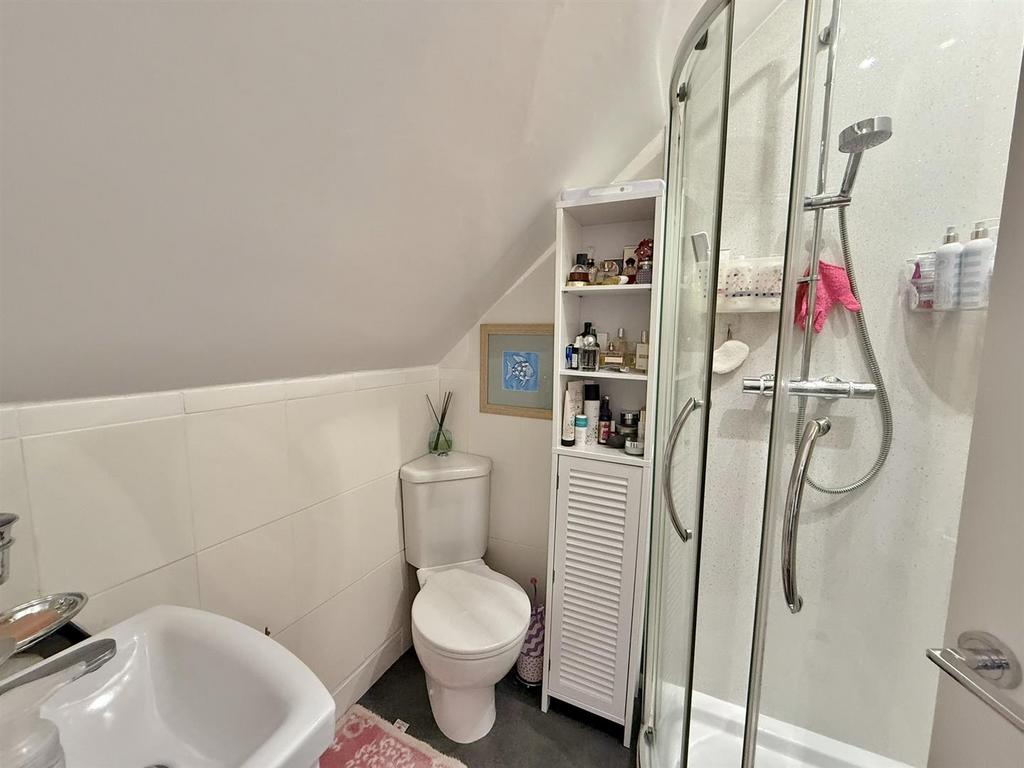 Ensuite shower room
