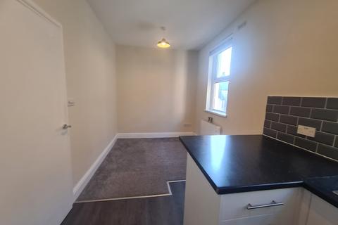 1 bedroom flat to rent, Heysham Road, Morecambe, LA3