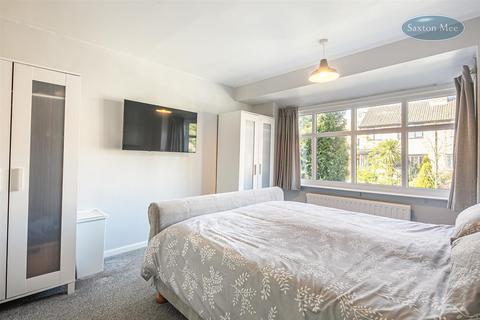 34 Ashurst Drive, Sheffield, S6 5LL