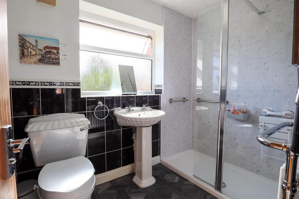 Shower room.jpg
