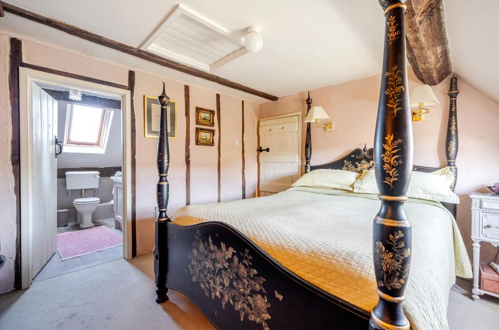 Bed11.JPG