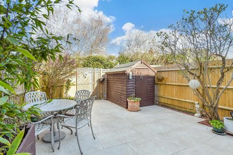 3 bedroom end of terrace house for sale, Haslewood Close, Smarden, Ashford, Kent