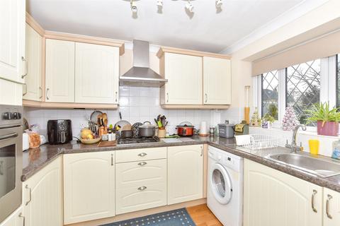 3 bedroom end of terrace house for sale, Haslewood Close, Smarden, Ashford, Kent