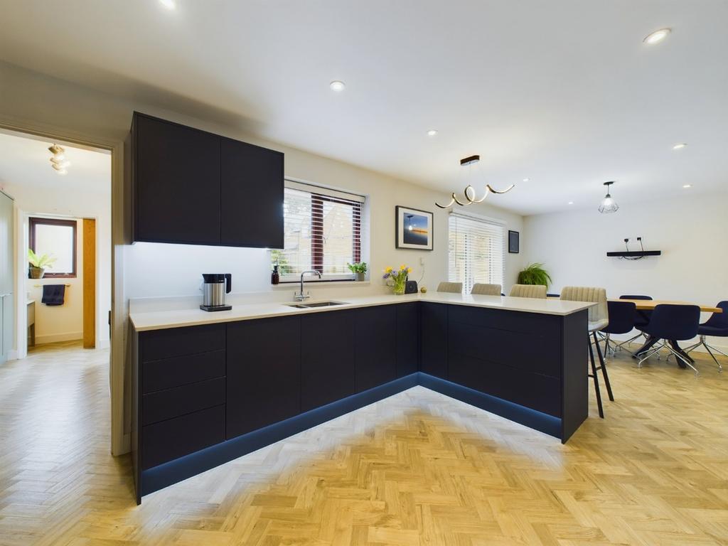 Kitchen / dining room