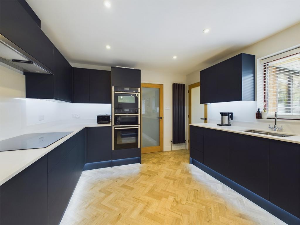 Kitchen / dining room